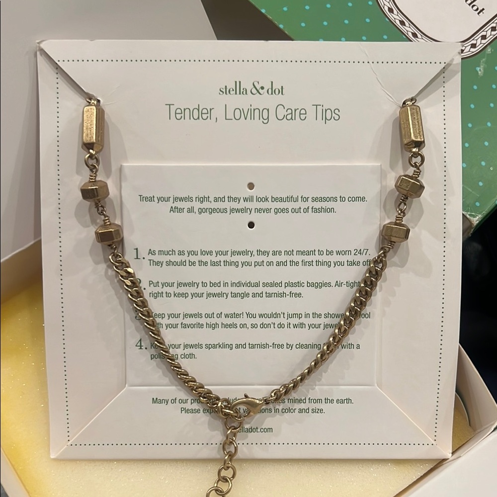 Stella & Dot Olivia Bib Necklace - Picture 2 of 2